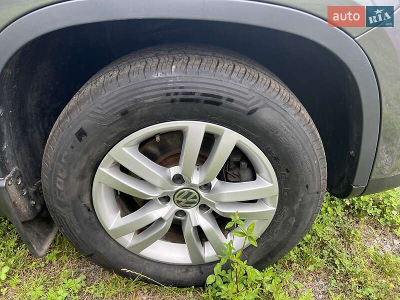 Внедорожник / Кроссовер Volkswagen Tiguan 2016 в Киеве