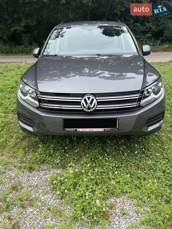 Внедорожник / Кроссовер Volkswagen Tiguan 2016 в Киеве