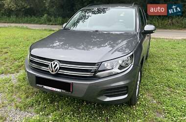 Внедорожник / Кроссовер Volkswagen Tiguan 2016 в 