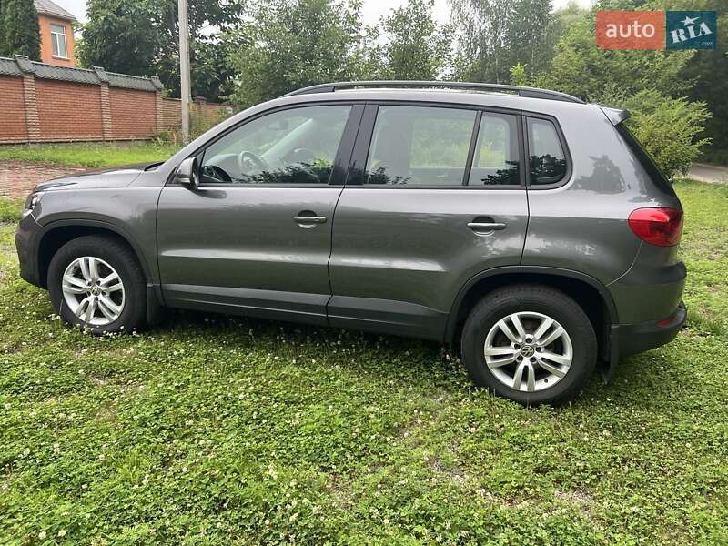 Внедорожник / Кроссовер Volkswagen Tiguan 2016 в Киеве