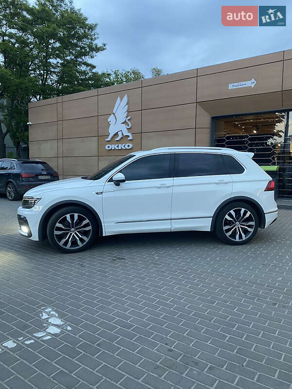 Внедорожник / Кроссовер Volkswagen Tiguan 2017 в Киеве