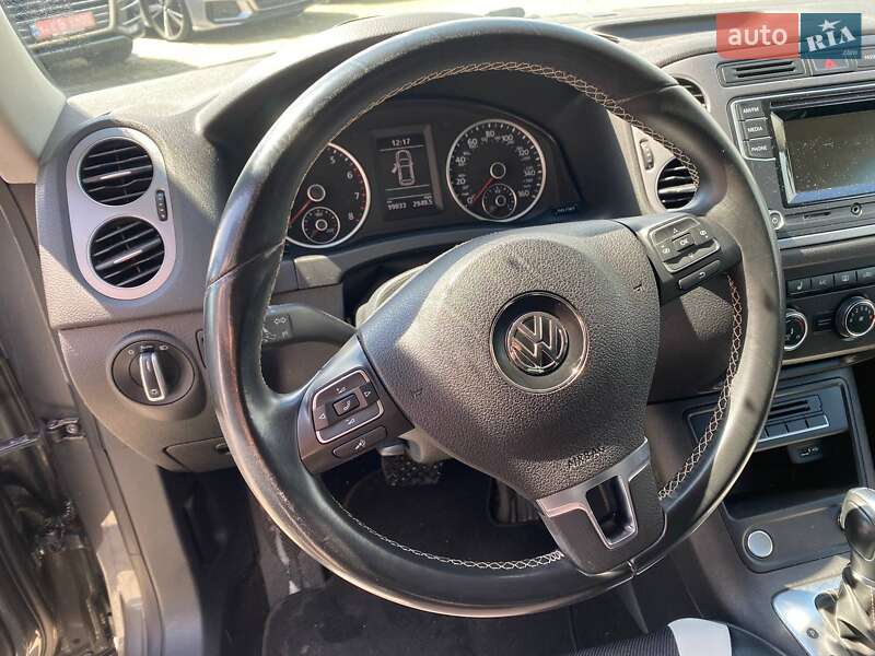 Внедорожник / Кроссовер Volkswagen Tiguan 2016 в Львове