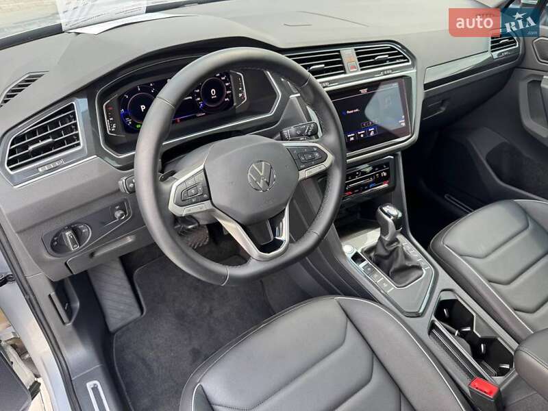Внедорожник / Кроссовер Volkswagen Tiguan 2022 в Киеве