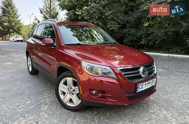 Позашляховик / Кросовер Volkswagen Tiguan 2010 в Чернівцях
