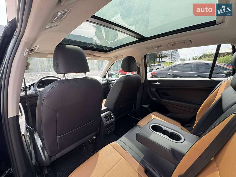 Внедорожник / Кроссовер Volkswagen Tiguan 2017 в Черновцах