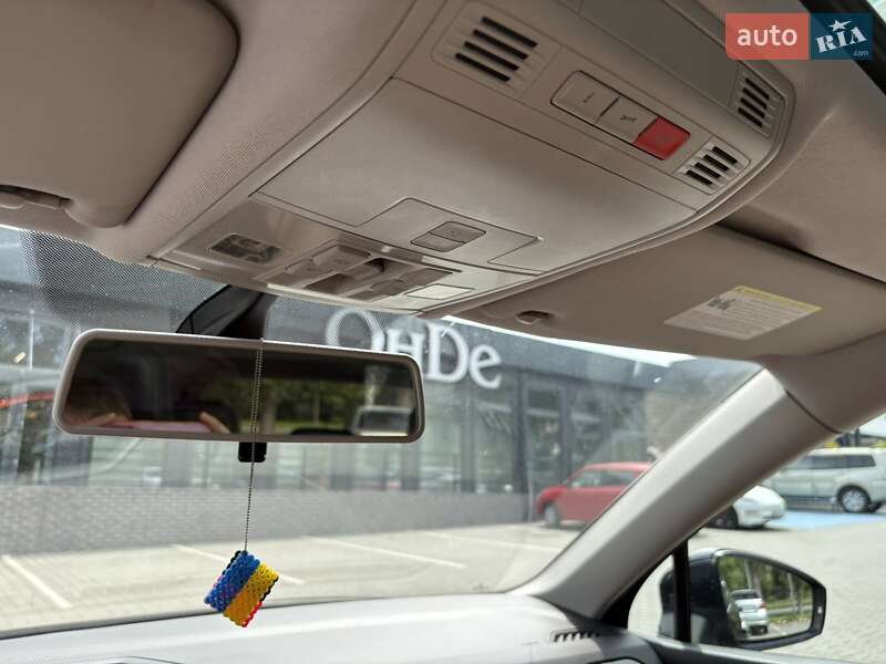 Внедорожник / Кроссовер Volkswagen Tiguan 2017 в Черновцах