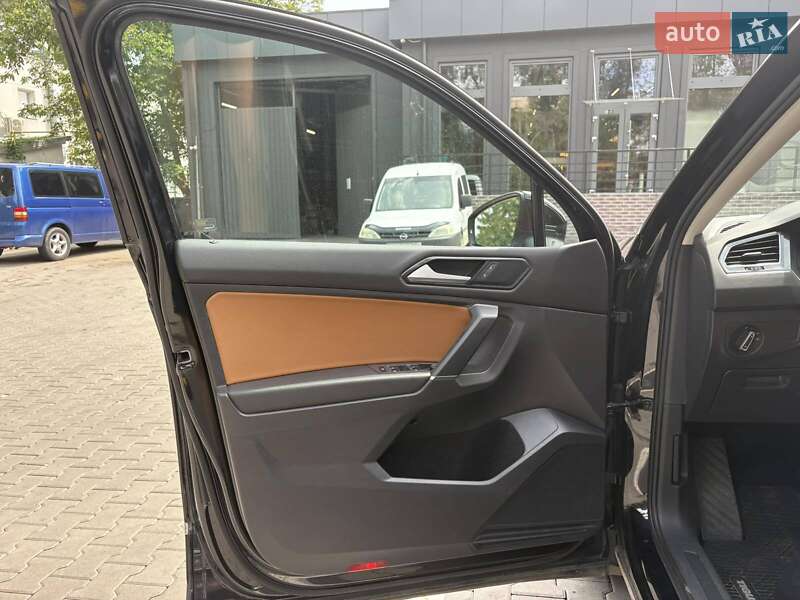 Внедорожник / Кроссовер Volkswagen Tiguan 2017 в Черновцах