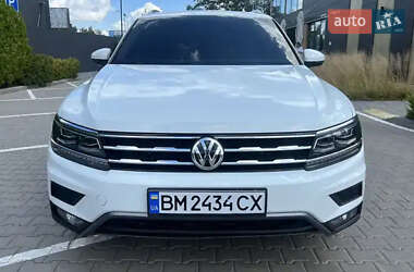 Внедорожник / Кроссовер Volkswagen Tiguan 2017 в Сумах