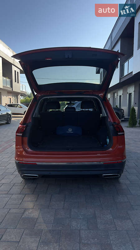 Внедорожник / Кроссовер Volkswagen Tiguan 2019 в Ужгороде