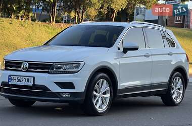 Внедорожник / Кроссовер Volkswagen Tiguan 2019 в Одессе
