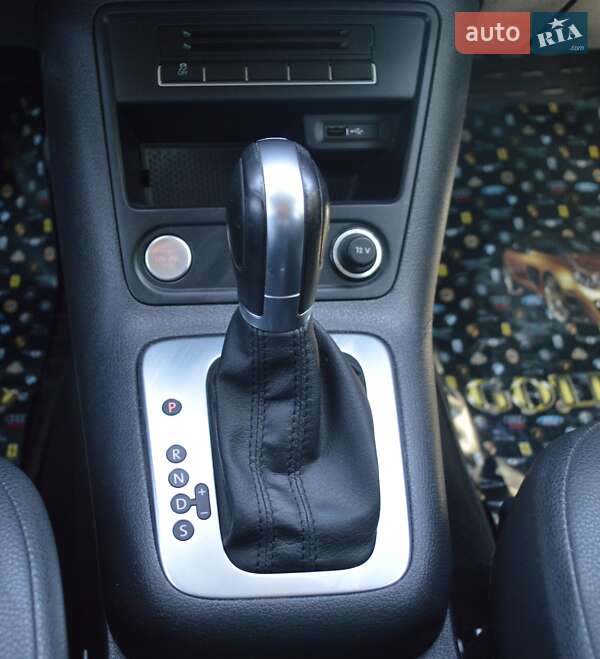 Позашляховик / Кросовер Volkswagen Tiguan 2016 в Одесі