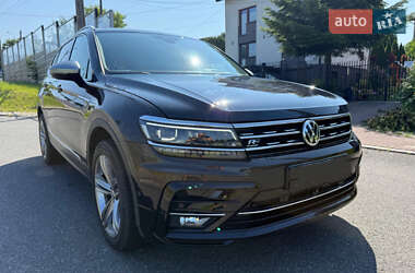 Позашляховик / Кросовер Volkswagen Tiguan 2018 в Львові