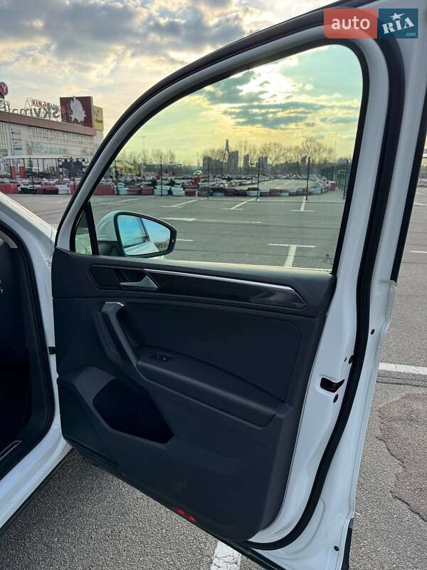 Внедорожник / Кроссовер Volkswagen Tiguan 2021 в Киеве