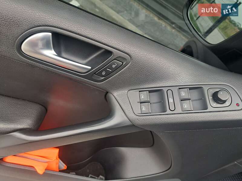 Внедорожник / Кроссовер Volkswagen Tiguan 2015 в Ивано-Франковске