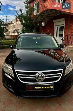 Внедорожник / Кроссовер Volkswagen Tiguan 2010 в Чернигове