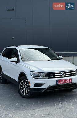 Внедорожник / Кроссовер Volkswagen Tiguan 2021 в Львове