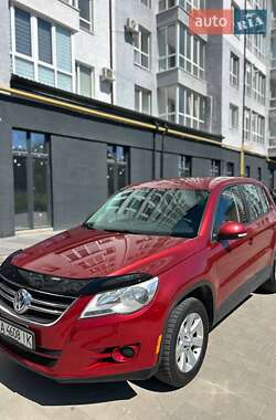 Внедорожник / Кроссовер Volkswagen Tiguan 2010 в Ивано-Франковске