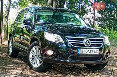 Внедорожник / Кроссовер Volkswagen Tiguan 2011 в Раздельной