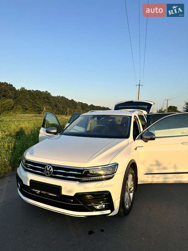Внедорожник / Кроссовер Volkswagen Tiguan 2019 в Староконстантинове