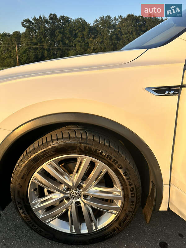 Внедорожник / Кроссовер Volkswagen Tiguan 2019 в Староконстантинове