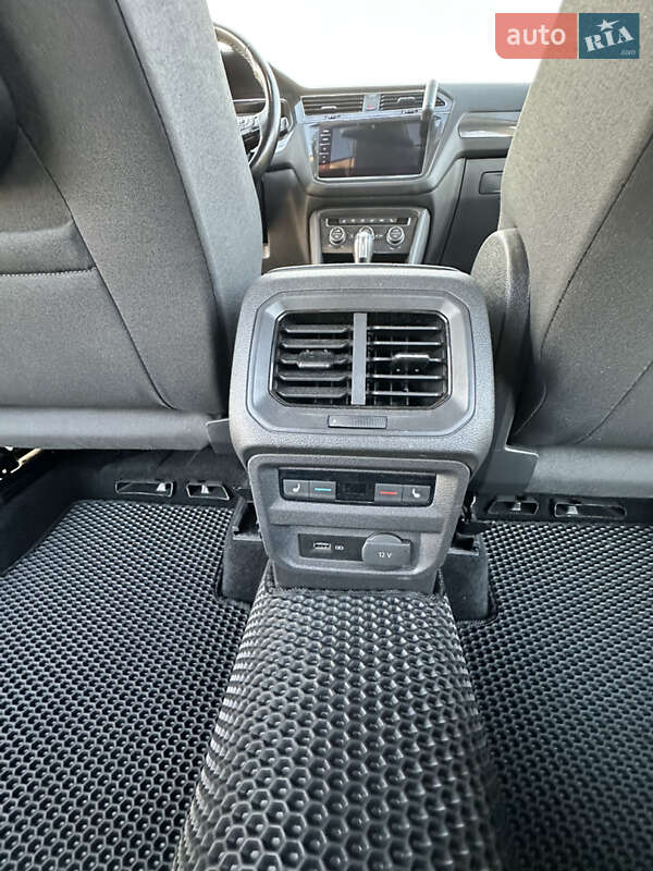 Внедорожник / Кроссовер Volkswagen Tiguan 2019 в Староконстантинове