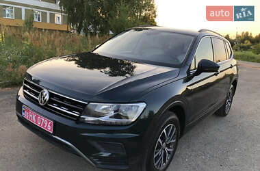 Внедорожник / Кроссовер Volkswagen Tiguan 2019 в Львове