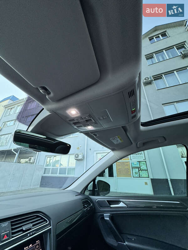 Внедорожник / Кроссовер Volkswagen Tiguan 2017 в Луцке