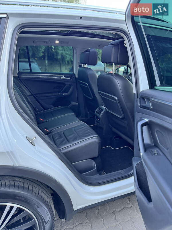 Внедорожник / Кроссовер Volkswagen Tiguan 2017 в Луцке