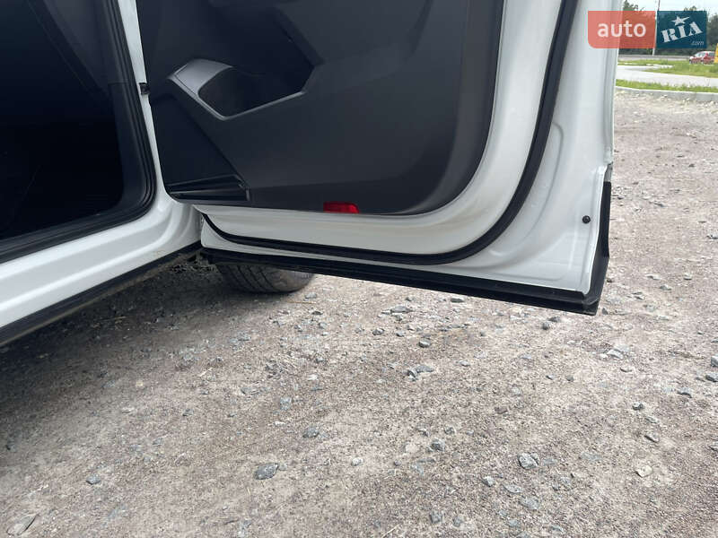 Внедорожник / Кроссовер Volkswagen Tiguan 2019 в Львове фото 13 Внедорожник / Кроссовер Volkswagen Tiguan 2019 в Львове