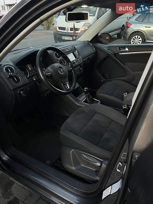 Внедорожник / Кроссовер Volkswagen Tiguan 2013 в Ровно