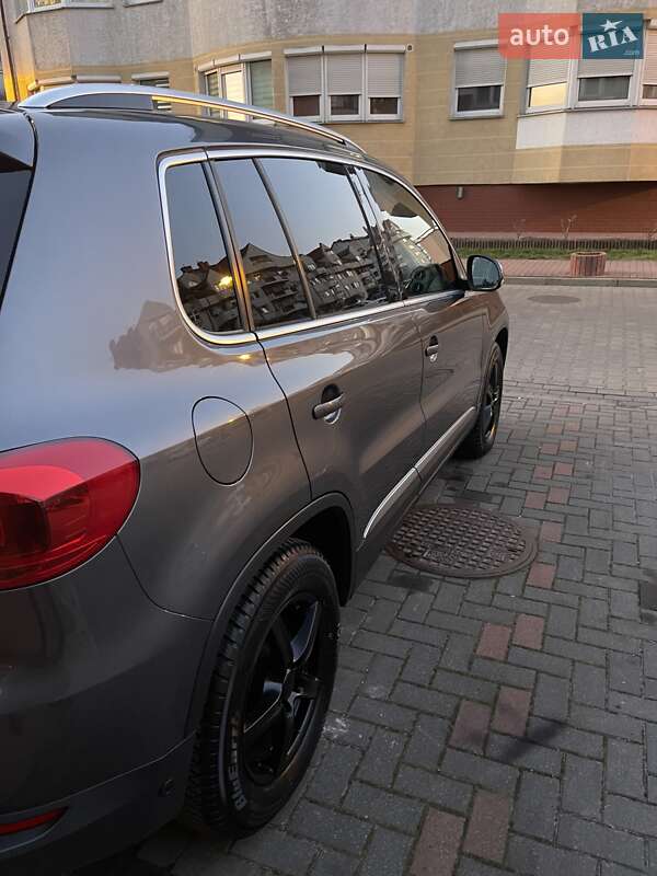 Внедорожник / Кроссовер Volkswagen Tiguan 2013 в Ровно