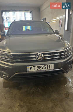Внедорожник / Кроссовер Volkswagen Tiguan 2017 в Ивано-Франковске