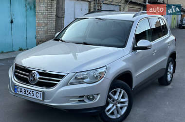 Позашляховик / Кросовер Volkswagen Tiguan 2010 в Києві