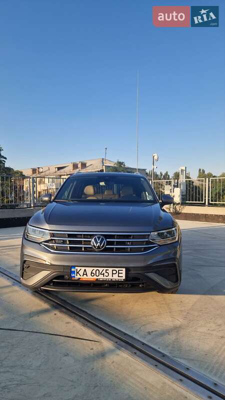 Позашляховик / Кросовер Volkswagen Tiguan 2021 в Києві