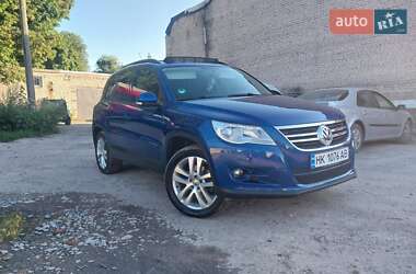 Внедорожник / Кроссовер Volkswagen Tiguan 2008 в Ровно