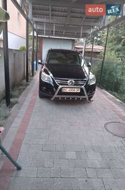 Внедорожник / Кроссовер Volkswagen Tiguan 2010 в Стрые