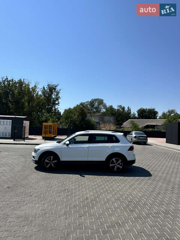 Внедорожник / Кроссовер Volkswagen Tiguan 2020 в Одессе