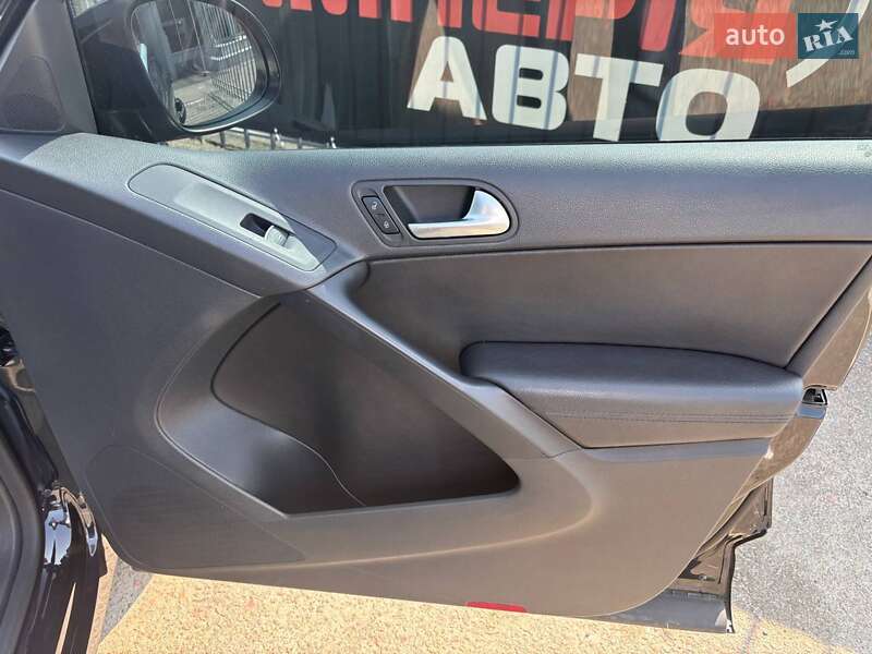 Внедорожник / Кроссовер Volkswagen Tiguan 2016 в Киеве