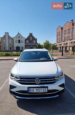 Позашляховик / Кросовер Volkswagen Tiguan 2021 в Києві
