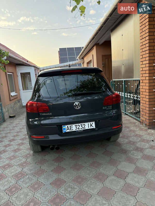 Внедорожник / Кроссовер Volkswagen Tiguan 2015 в Кривом Роге