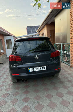 Внедорожник / Кроссовер Volkswagen Tiguan 2015 в 