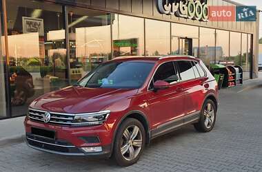 Внедорожник / Кроссовер Volkswagen Tiguan 2016 в Киеве