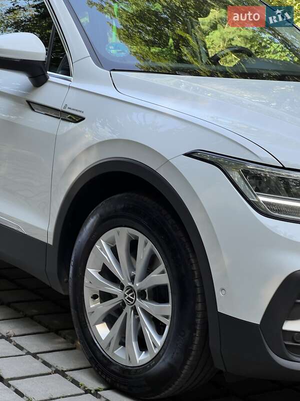 Внедорожник / Кроссовер Volkswagen Tiguan 2021 в Тернополе