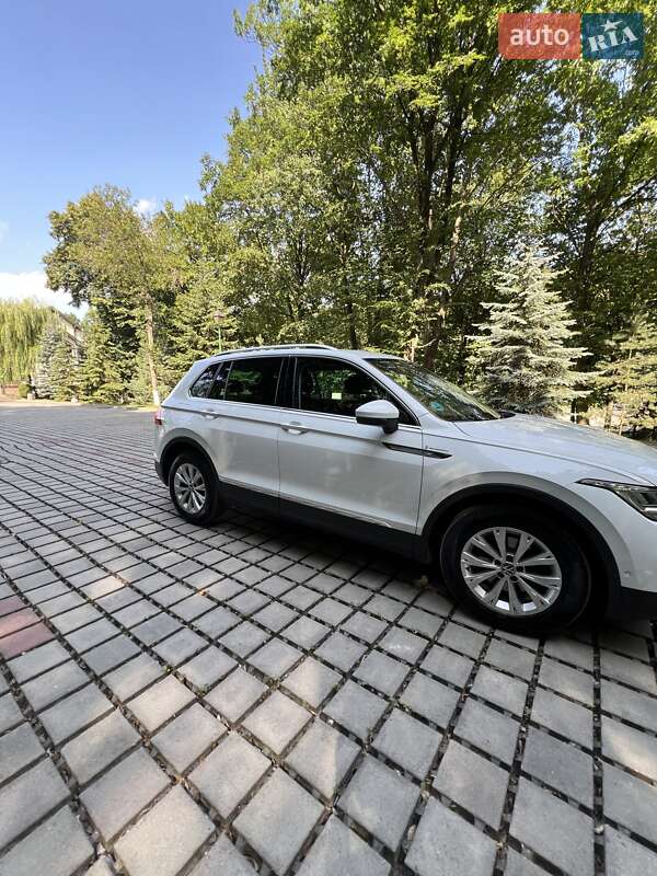 Внедорожник / Кроссовер Volkswagen Tiguan 2021 в Тернополе