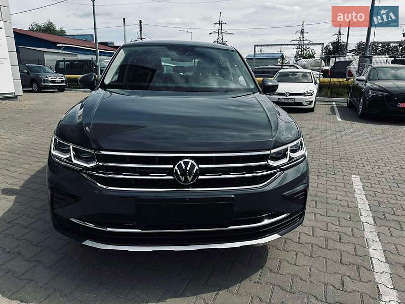 Внедорожник / Кроссовер Volkswagen Tiguan 2024 в Харькове