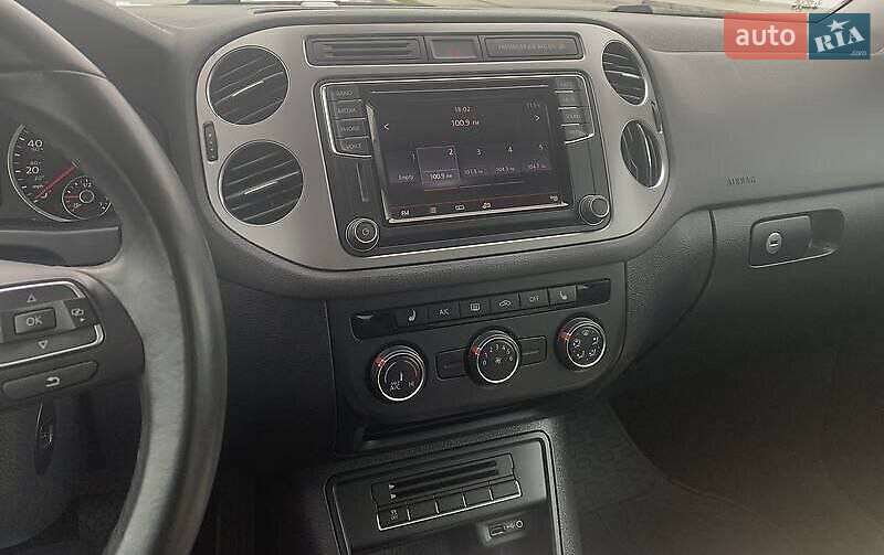 Внедорожник / Кроссовер Volkswagen Tiguan 2017 в Харькове