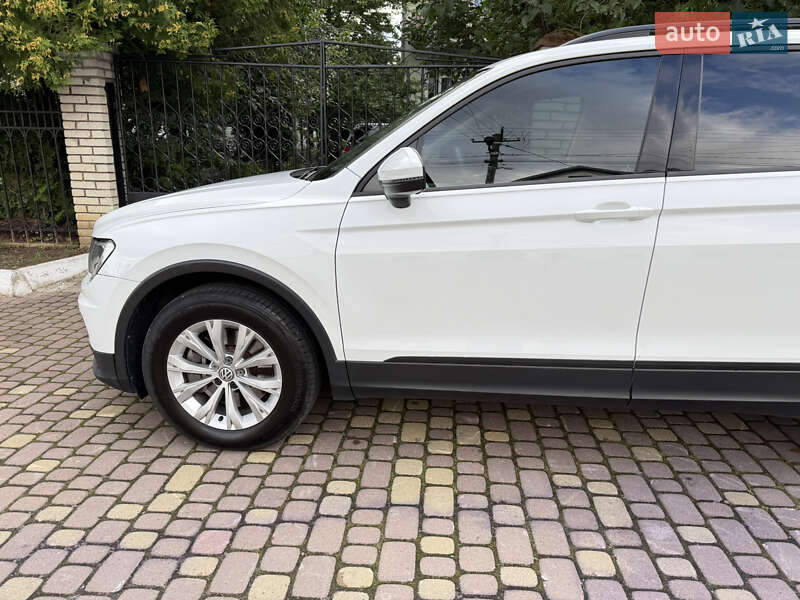 Внедорожник / Кроссовер Volkswagen Tiguan 2019 в Львове