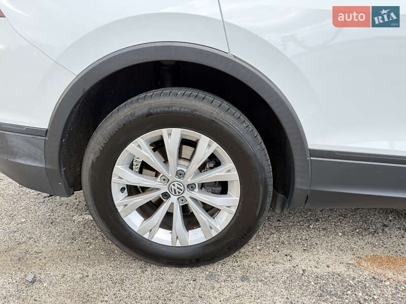Внедорожник / Кроссовер Volkswagen Tiguan 2019 в Львове