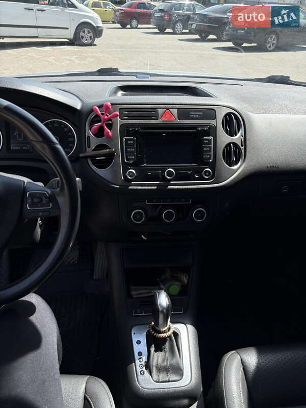 Внедорожник / Кроссовер Volkswagen Tiguan 2010 в Киеве