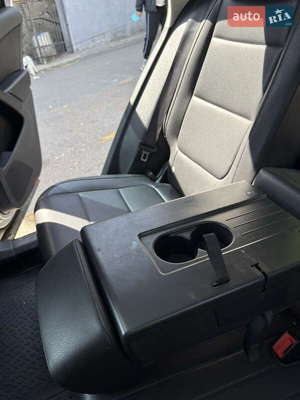 Внедорожник / Кроссовер Volkswagen Tiguan 2010 в Киеве